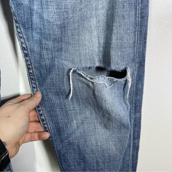Levi's 505 Jeans, Size 32x30. Very Thin Denim. Distressed. Good used condition! - Picture 3 of 7